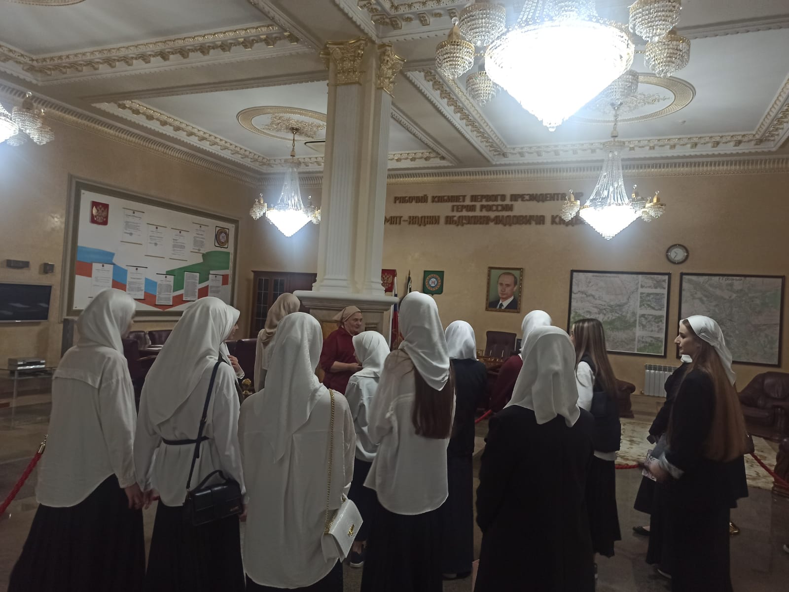Экскурсия по рабочему кабинету Президента