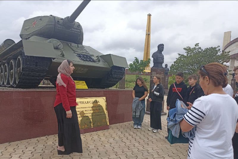 Экскурсия по экспонату под открытым небом, легендарному танку «Т-34»