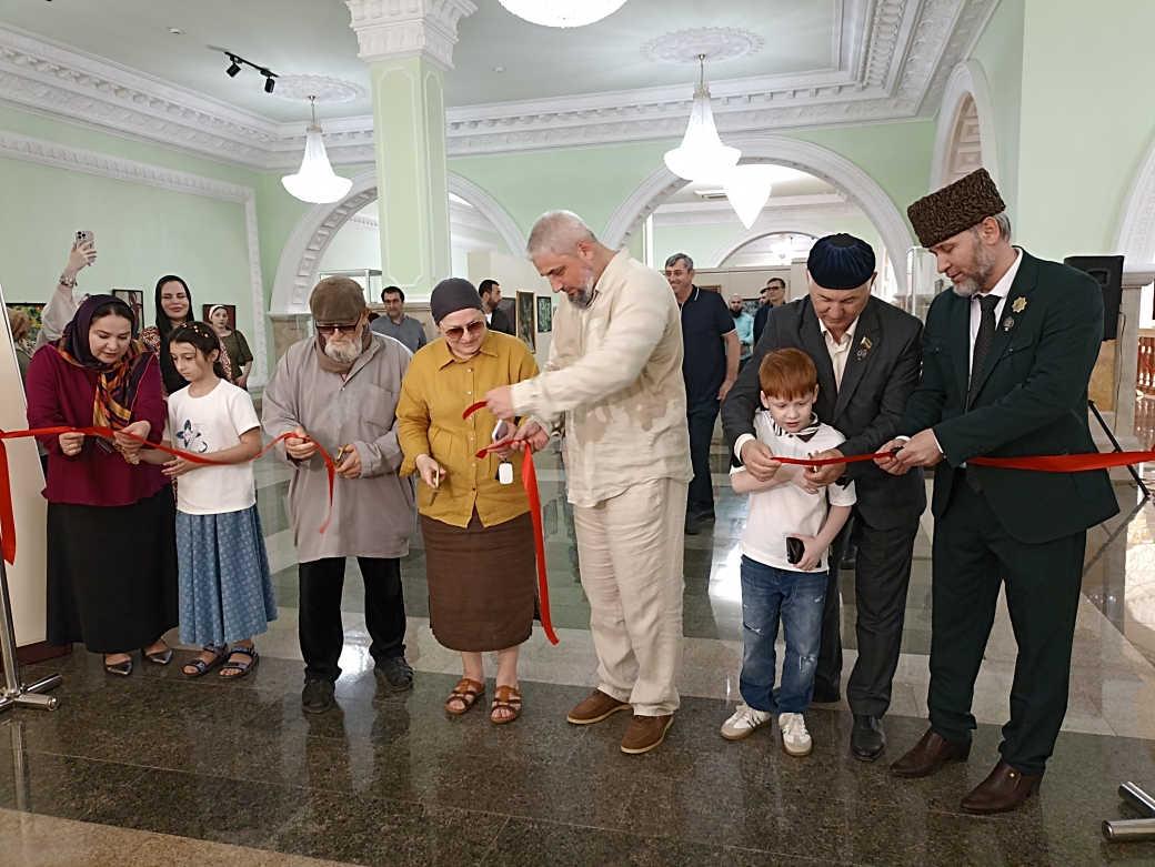 Выставка победителей и лауреатов международной биеннале печатной графики «Голос гор»